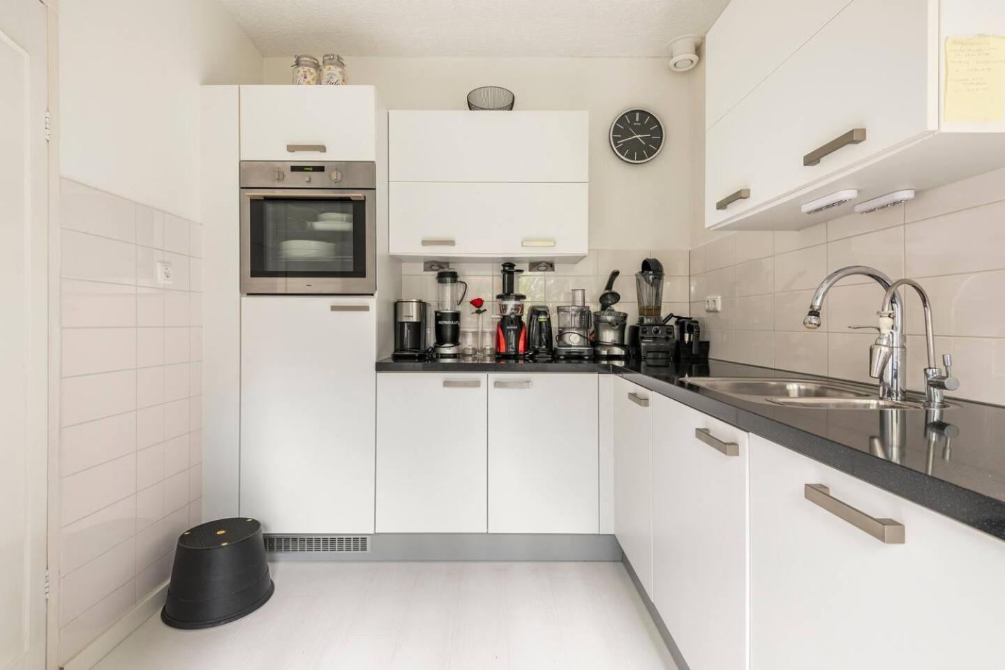 Cozy Room In Residential Alkmaar - Free Parking Eksteriør billede